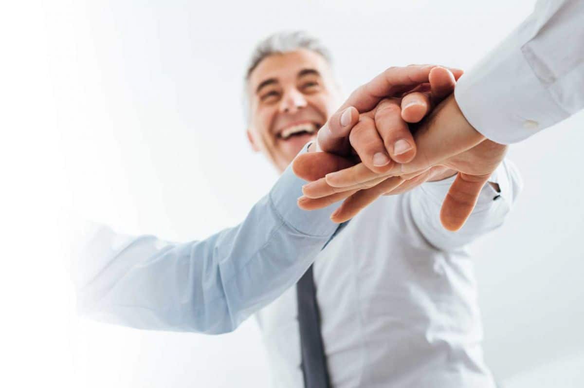 Corporate Services Singapore professional team advising clients on statutory company formation